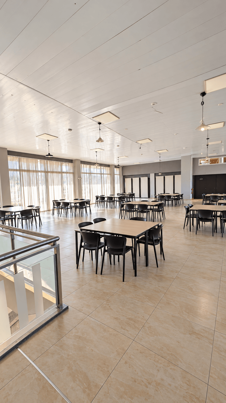Salón interior del restaurant fotografiado en el relevamiento de Syrah