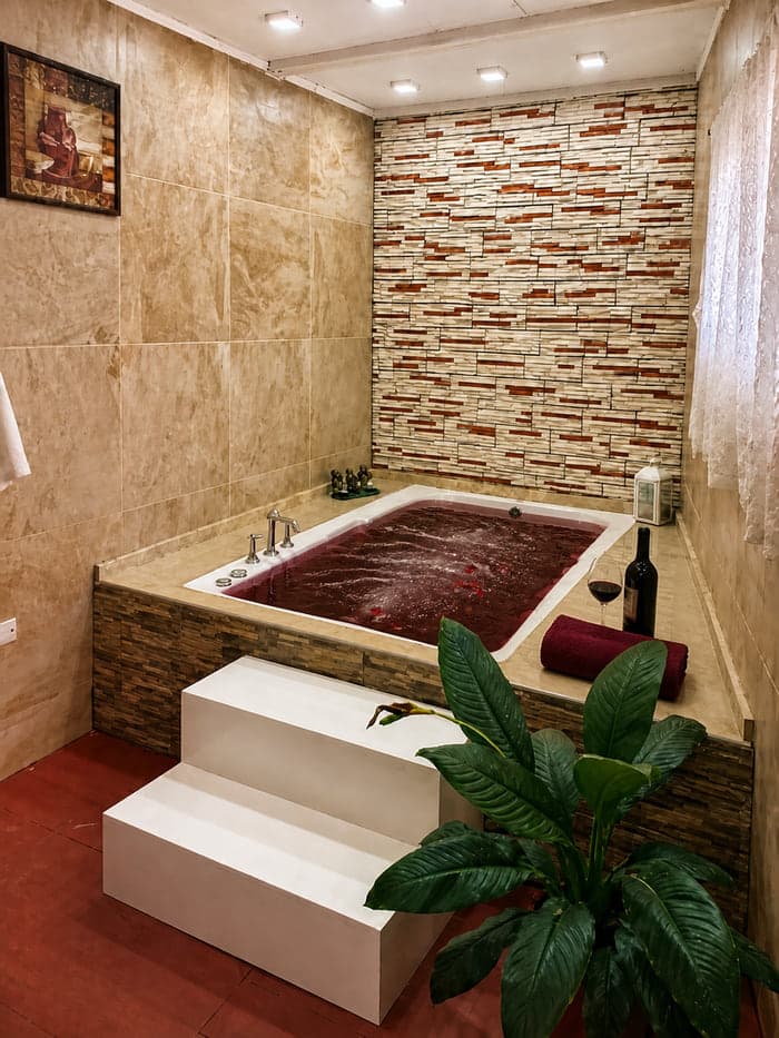 Hidromasaje del Spa del Vino de Syrah (imagen conceptual)